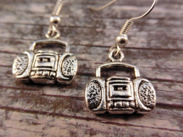 Radio Ohrringe Vintage Optik Musik Anlage Boxen